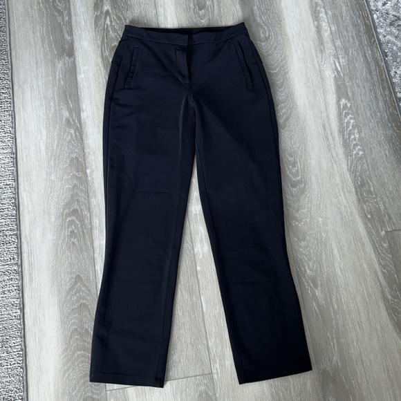 LIKE NEW Lululemon On The Move Pant - Picture 4 of 12